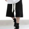 Men Drawstring Waist Wide Leg Shorts