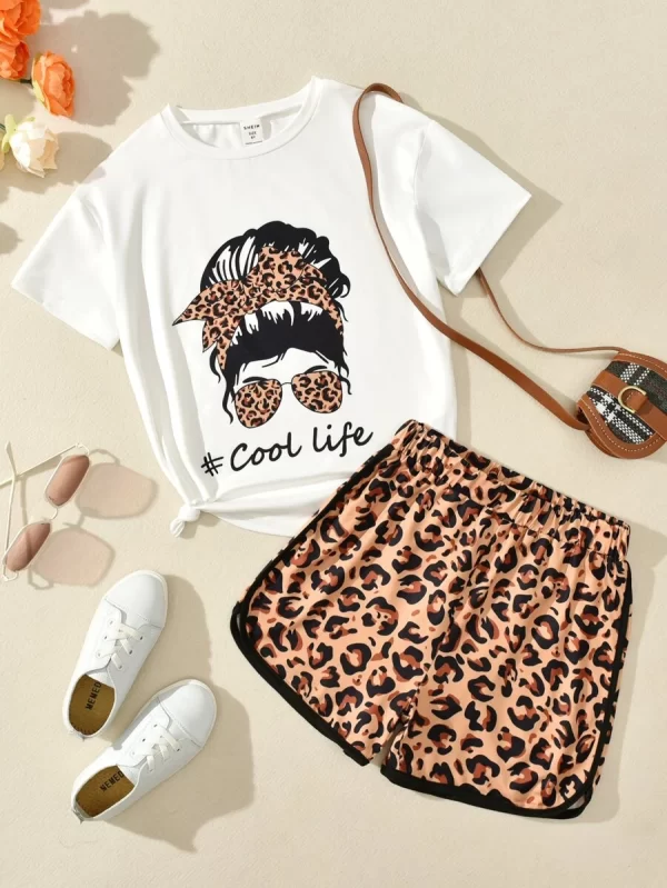 Girls Figure & Letter Graphic Tee & Leopard Print Shorts