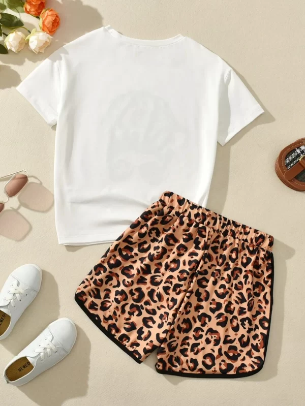 Girls Figure & Letter Graphic Tee & Leopard Print Shorts - Image 3