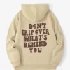 Men Cartoon & Slogan Graphic Kangaroo Pocket Thermal Lined Drawstring Hoodie - Image 4