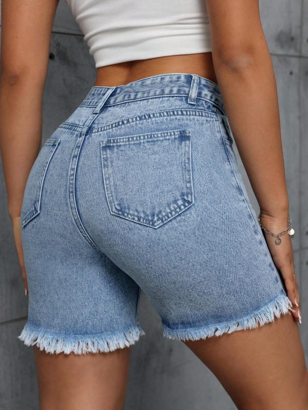 Tall Women's Fashion Frayed Hem Washed Denim Shorts - Image 3